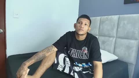 Snapshot of darwinwavex chatting on 04-15-26, 02:35 darwinwavex online show from 04-15-26, 02:35