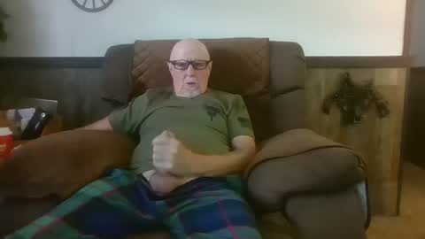Snapshot of dave571960 chatting on 07-19-26, 10:41 dave571960 online show from 07-19-26, 10:41