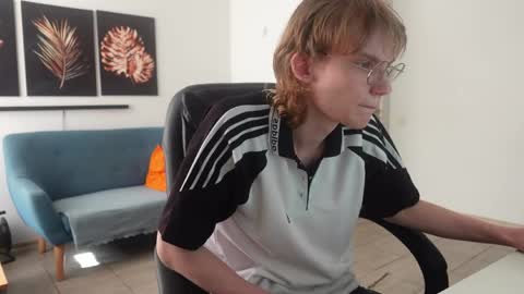 Snapshot of dave_redmond chatting on 04-15-26, 01:51 DAVE REDMOND online show from 04-15-26, 01:51