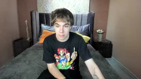 Snapshot of davebevy chatting on 06-17-26, 07:37 Dave online show from 06-17-26, 07:37
