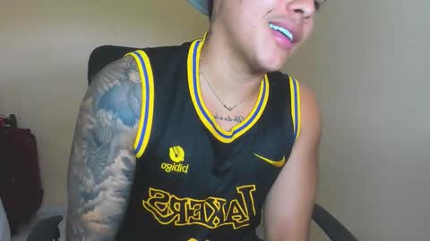 Snapshot of davidlenonn_ chatting on 09-25-25, 08:23 Lennon online show from 09-25-25, 08:23