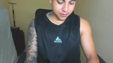 Snapshot of davidlenonn_ chatting on 09-26-25, 08:40 Lennon online show from 09-26-25, 08:40