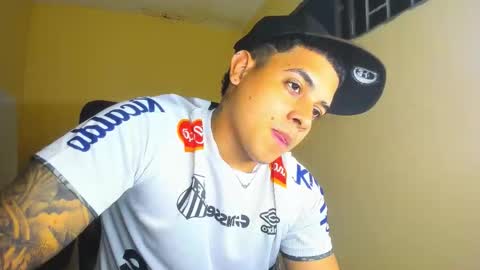 Snapshot of davidlenonn_ chatting on 10-09-25, 07:50 Lennon online show from 10-09-25, 07:50