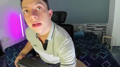 Davinson online show from 04-21-26, 07:03