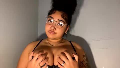 dayqueen1 online show from 05-17-26, 10:44