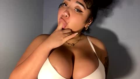 dayqueen1 online show from 06-04-26, 07:47