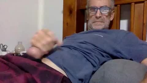 deanofflove2210 online show from 02-10-25, 06:42