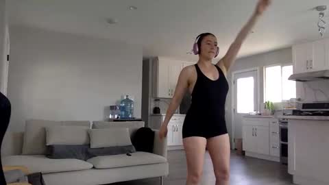 dearbunnylatina95 online show from 05-25-26, 08:26