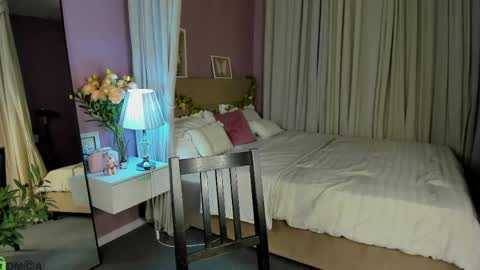Emily GMT2 Mon 10 AM - 4 PM Wed 10 AM - 4 PM Thu 10 AM - 4 PM Fri 10 AM - 4 PM Sat 10 AM - 4 PM online show from 05-14-26, 05:20