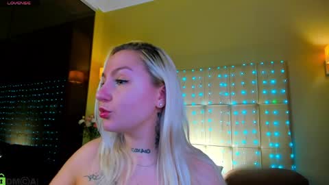 Snapshot of debbie_taylor chatting on 04-15-26, 06:37 Debbie Mon Tue Fri Sun Sat GMT 3 1000am - 0400pm online show from 04-15-26, 06:37