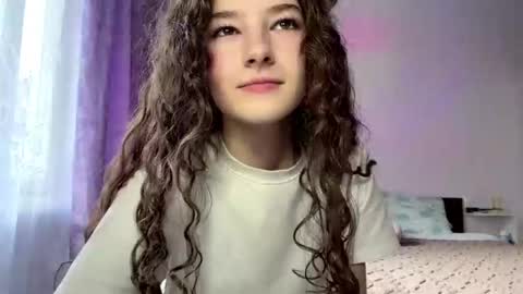 Sarah online show from 03-12-26, 01:39