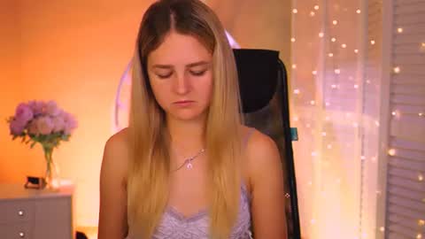Snapshot of deboralarson chatting on 06-17-26, 03:09 Debora online show from 06-17-26, 03:09