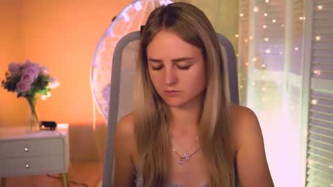 Snapshot of deboralarson chatting on 07-22-26, 02:47 Debora online show from 07-22-26, 02:47