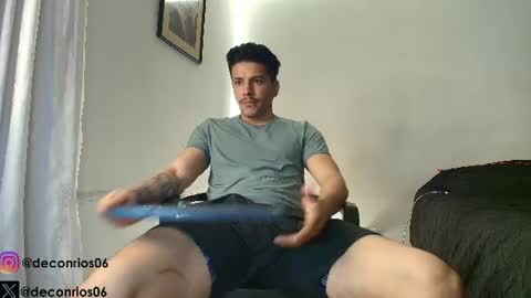 Snapshot of deconrios chatting on 07-18-26, 11:41 Santiago online show from 07-18-26, 11:41