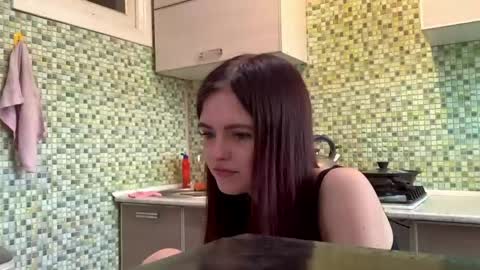 Kiki online show from 04-14-26, 03:18