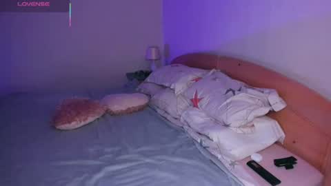 Snapshot of delicious_mila chatting on 07-05-26, 05:14 Mila online show from 07-05-26, 05:14