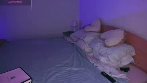 Snapshot of delicious_mila chatting on 07-06-26, 04:09 Mila online show from 07-06-26, 04:09