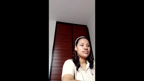 Snapshot of delicious_sarah07 chatting on 05-11-26, 06:16 Sarah online show from 05-11-26, 06:16