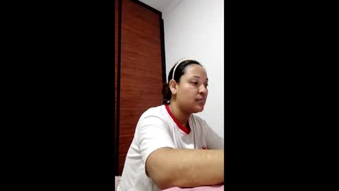 Snapshot of delicious_sarah07 chatting on 05-19-26, 12:33 Sarah online show from 05-19-26, 12:33