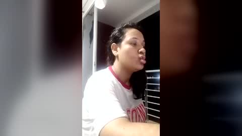 Snapshot of delicious_sarah07 chatting on 06-20-26, 12:47 Sarah online show from 06-20-26, 12:47