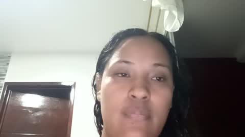 Snapshot of delicious_sarah07 chatting on 06-25-26, 12:43 Sarah online show from 06-25-26, 12:43