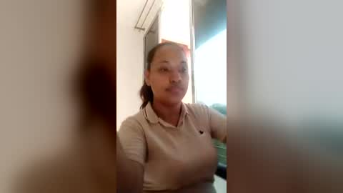 Snapshot of delicious_sarah07 chatting on 06-28-26, 09:54 Sarah online show from 06-28-26, 09:54