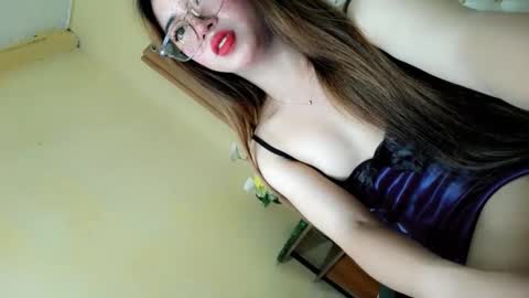 Sophie online show from 04-21-26, 02:51