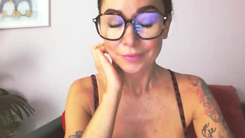 delilah_sweet online show from 10-17-25, 07:33