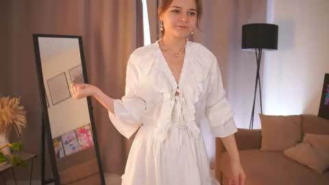Hi my name is Sari nice to see you in my Room online show from 06-25-26, 05:12