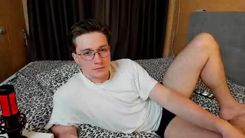 Snapshot of deni_boy99 chatting on 05-23-26, 08:02 Deni online show from 05-23-26, 08:02