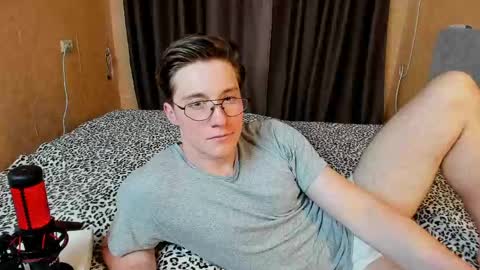 Snapshot of deni_boy99 chatting on 06-02-26, 04:20 Deni online show from 06-02-26, 04:20