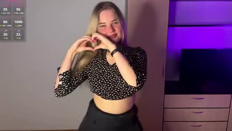 Snapshot of deonnahobb chatting on 04-15-26, 04:47 Luna online show from 04-15-26, 04:47