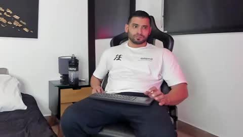Snapshot of dereck_vega chatting on 12-07-24, 09:33 Dereck Vega online show from 12-07-24, 09:33