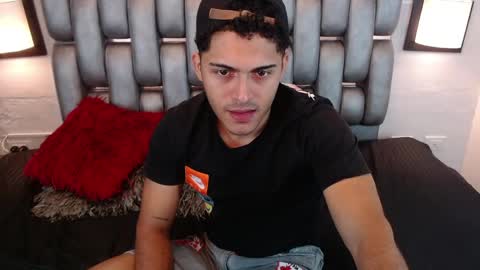 D E R E K online show from 04-08-26, 11:32