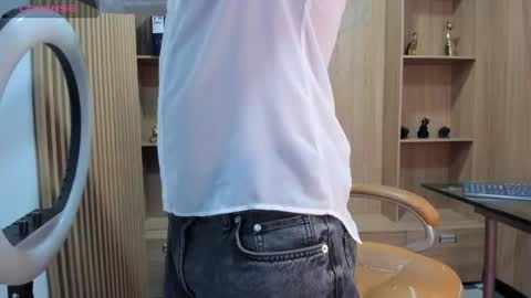 Snapshot of derek_voss chatting on 06-01-26, 12:07 derek_voss online show from 06-01-26, 12:07