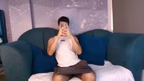 Snapshot of derek_voss chatting on 06-19-26, 12:31 derek_voss online show from 06-19-26, 12:31