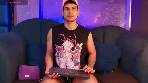 Snapshot of derek_voss chatting on 07-11-26, 01:14 derek_voss online show from 07-11-26, 01:14