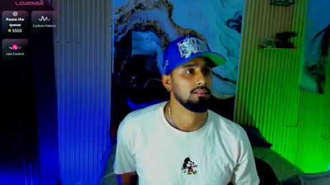 Snapshot of derekk_cute chatting on 03-26-26, 02:39 DEREKK online show from 03-26-26, 02:39