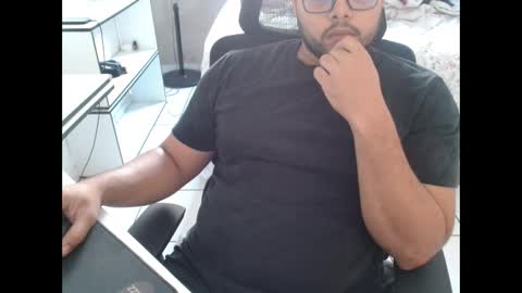 derick_0013 online show from 05-08-26, 11:37