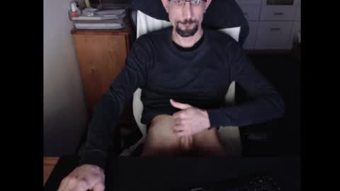 Snapshot of dermattes chatting on 02-14-26, 03:09 dermattes online show from 02-14-26, 03:09