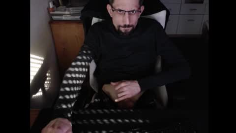 Snapshot of dermattes chatting on 03-01-26, 01:35 dermattes online show from 03-01-26, 01:35