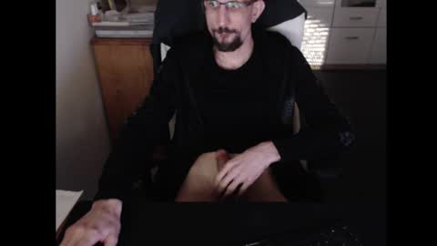 Snapshot of dermattes chatting on 03-21-26, 03:59 dermattes online show from 03-21-26, 03:59