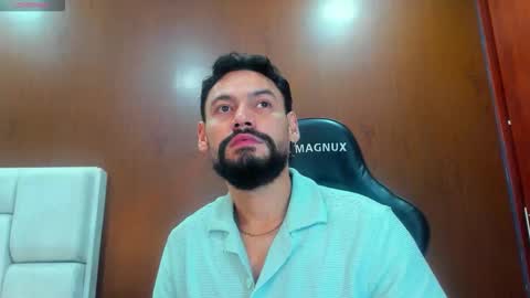 Snapshot of derrybigger_cm chatting on 11-21-25, 07:12 DerryBigger CM online show from 11-21-25, 07:12