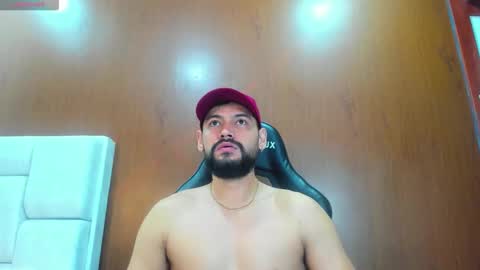 Snapshot of derrybigger_cm chatting on 03-10-26, 02:49 DerryBigger CM online show from 03-10-26, 02:49