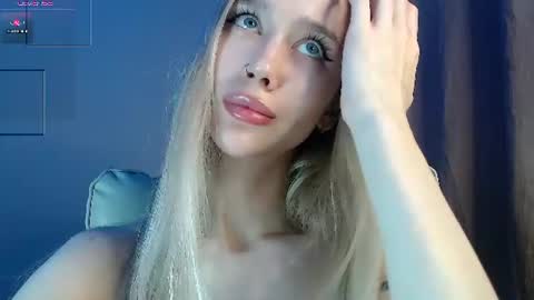 Snapshot of des_ch chatting on 06-16-26, 05:15 Ari online show from 06-16-26, 05:15