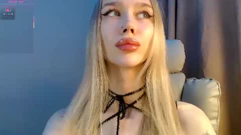 Snapshot of des_ch chatting on 07-15-26, 03:39 Ari online show from 07-15-26, 03:39