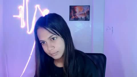 Snapshot of dess_morena chatting on 06-20-26, 04:59 Dess online show from 06-20-26, 04:59