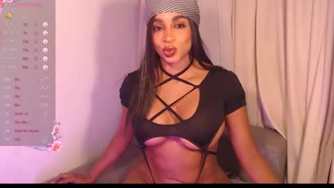 Snapshot of destinnemil chatting on 03-18-26, 11:35 Destinne Mill online show from 03-18-26, 11:35