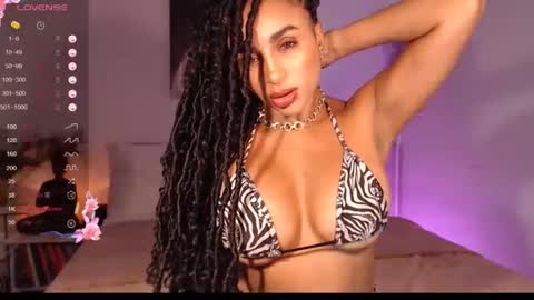 Snapshot of destinnemil chatting on 03-27-26, 11:43 Destinne Mill online show from 03-27-26, 11:43