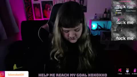 Snapshot of destroyall420 chatting on 06-19-26, 08:18 Lola Bdsm and fries online show from 06-19-26, 08:18